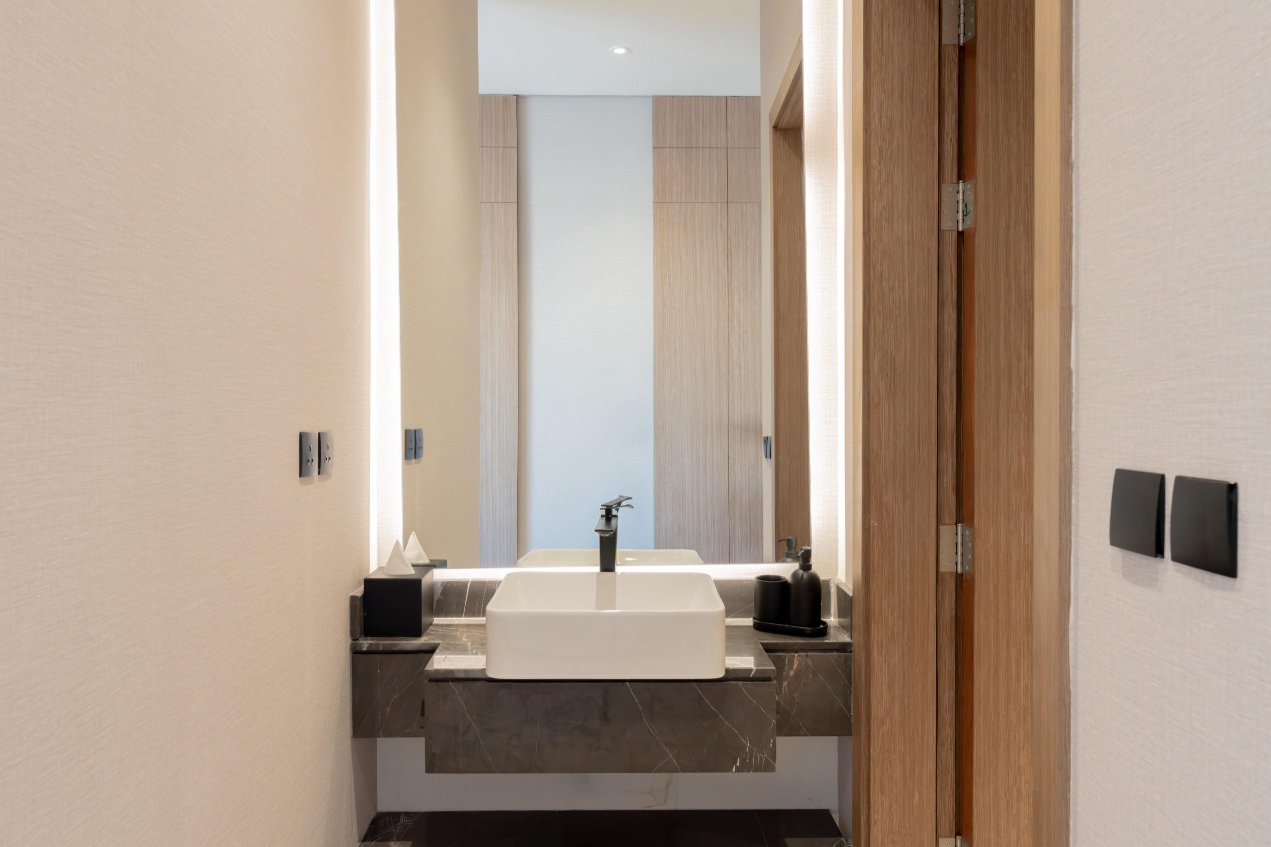 Apartment 08 — 5